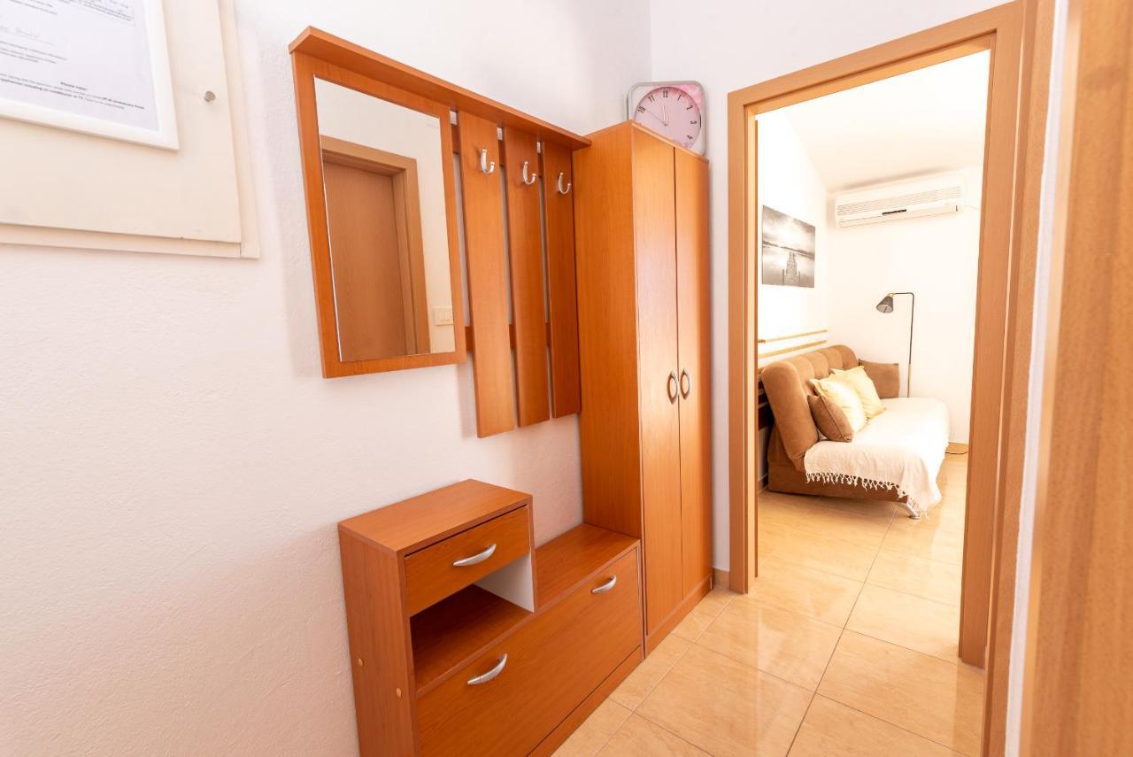 Apartments Kristian Бол Экстерьер фото
