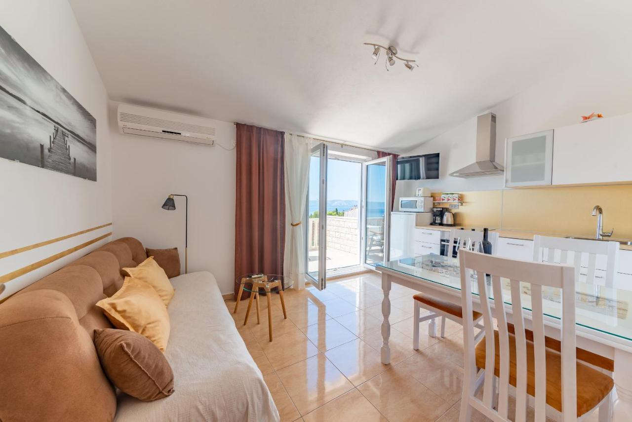 Apartments Kristian Бол Экстерьер фото