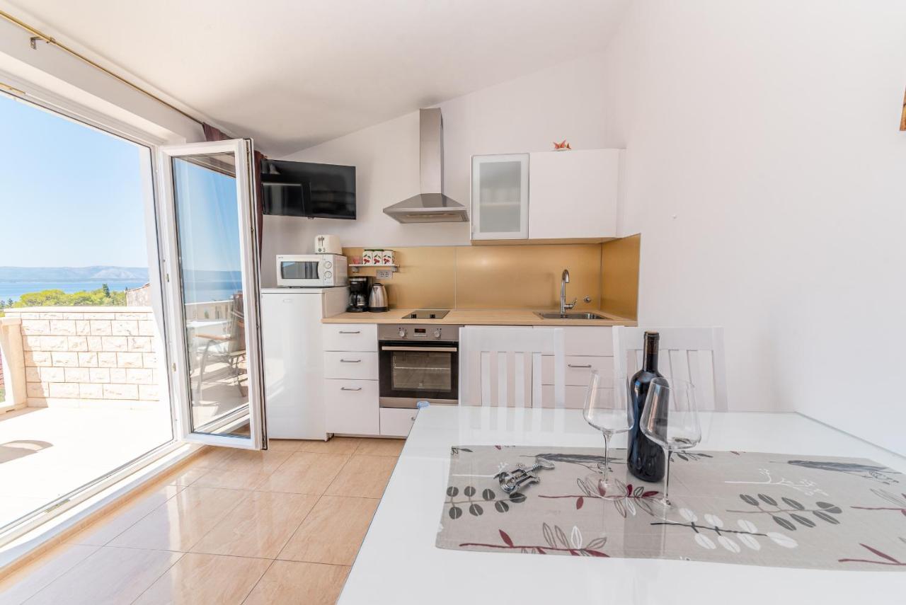 Apartments Kristian Бол Экстерьер фото