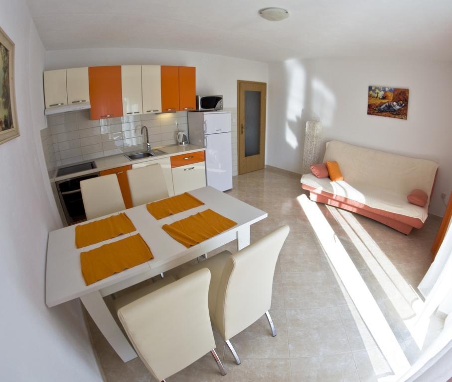 Apartments Kristian Бол Номер фото