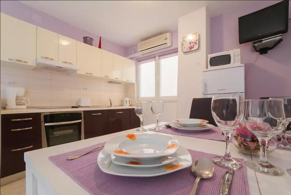 Apartments Kristian Бол Экстерьер фото
