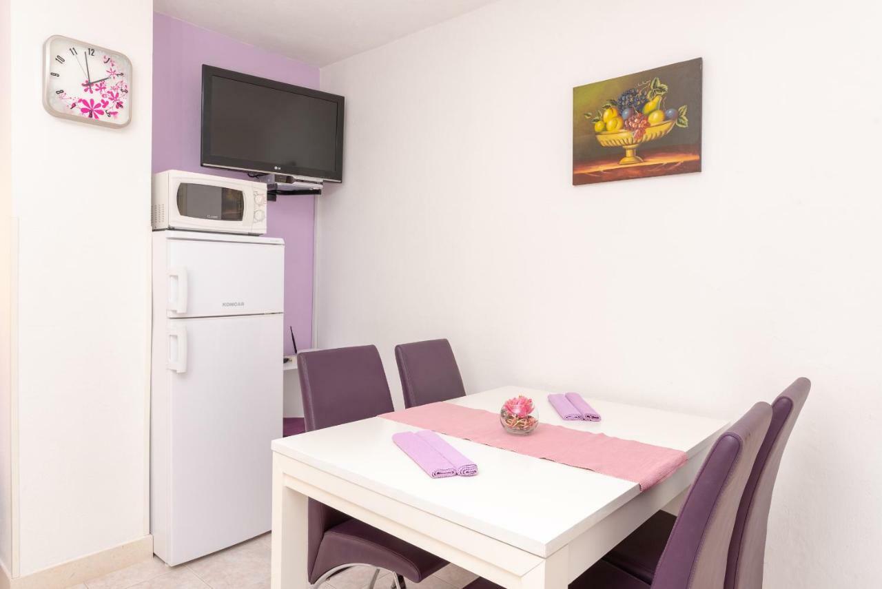 Apartments Kristian Бол Экстерьер фото