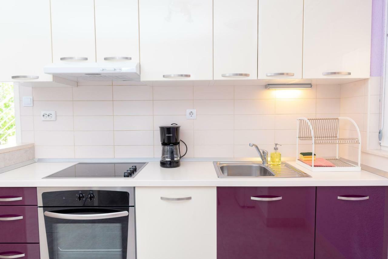 Apartments Kristian Бол Экстерьер фото