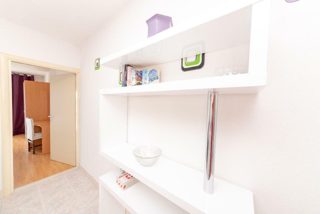 Apartments Kristian Бол Экстерьер фото